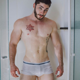 Raul Leona